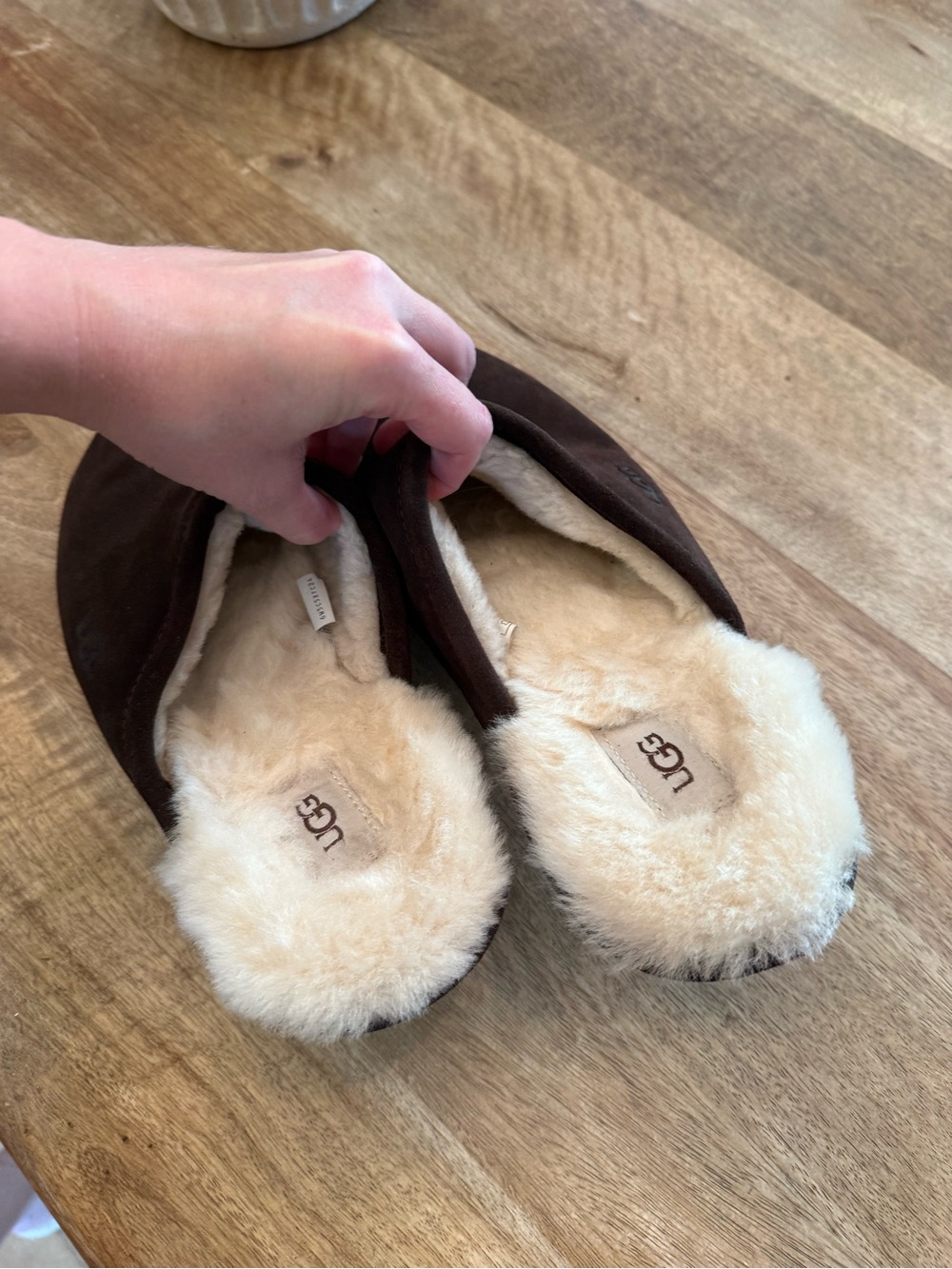 UGG Scuff Slippers Women’s Size 10 Espresso Brown Suede Sheepskin Lined Comfort - Picture 7 of 7